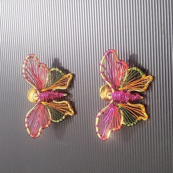 Sassy Jones earrings - Picture 1 of 3